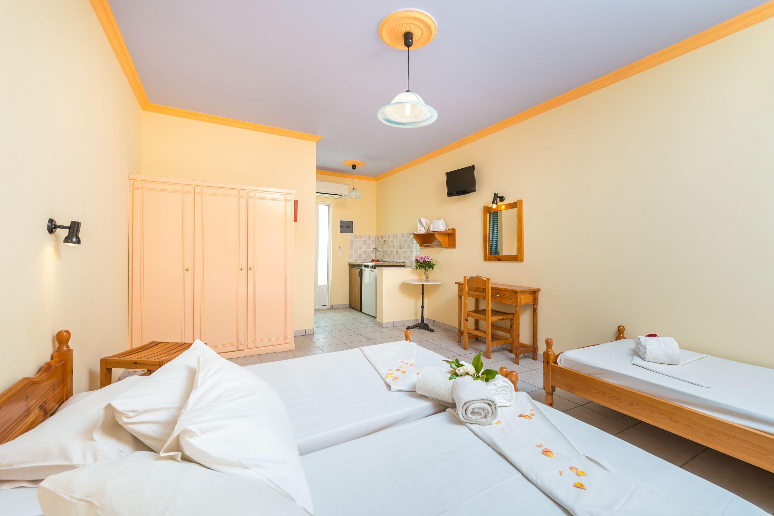 Athina Apartments Zakynthos Town Exterior photo