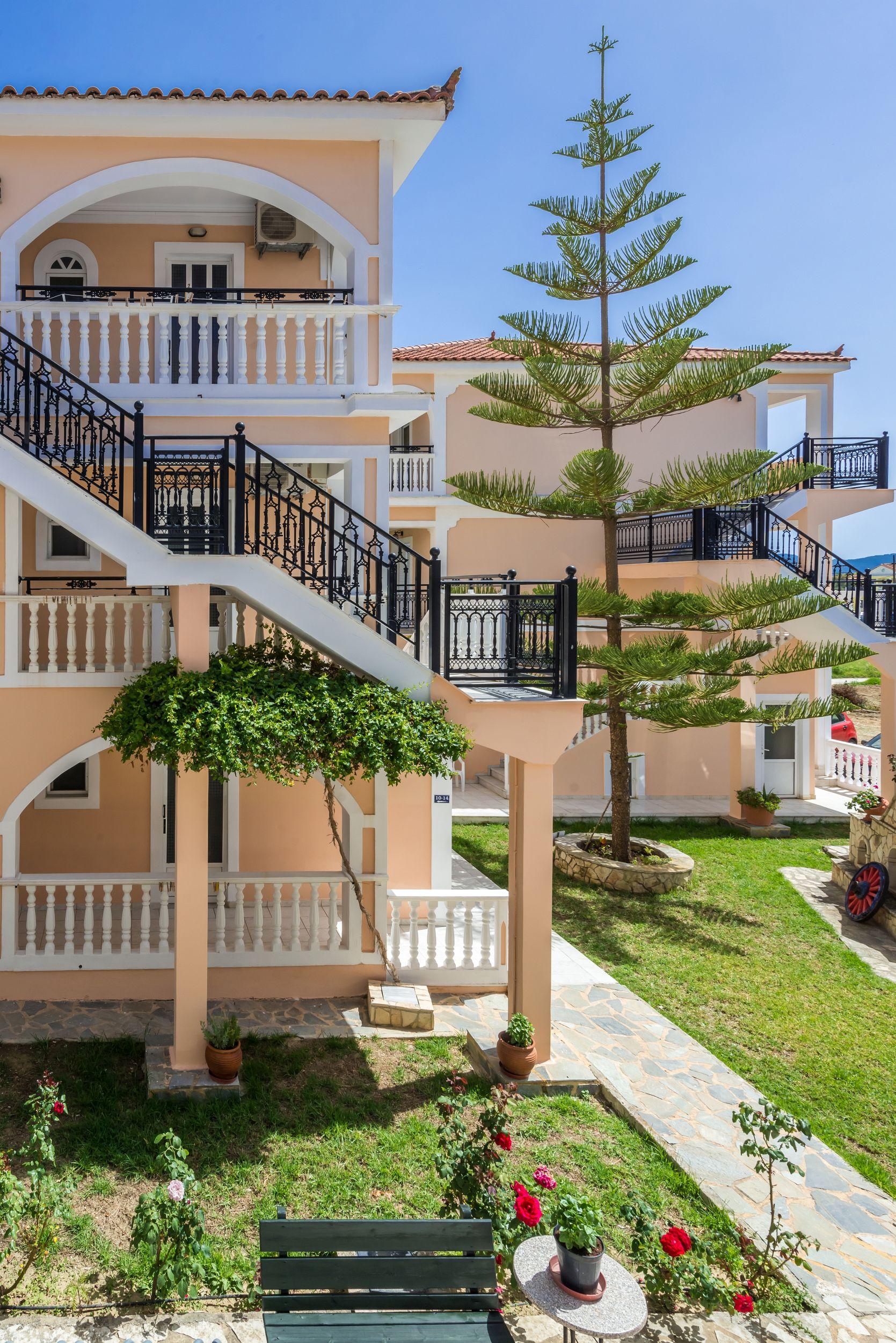 Athina Apartments Zakynthos Town Exterior photo