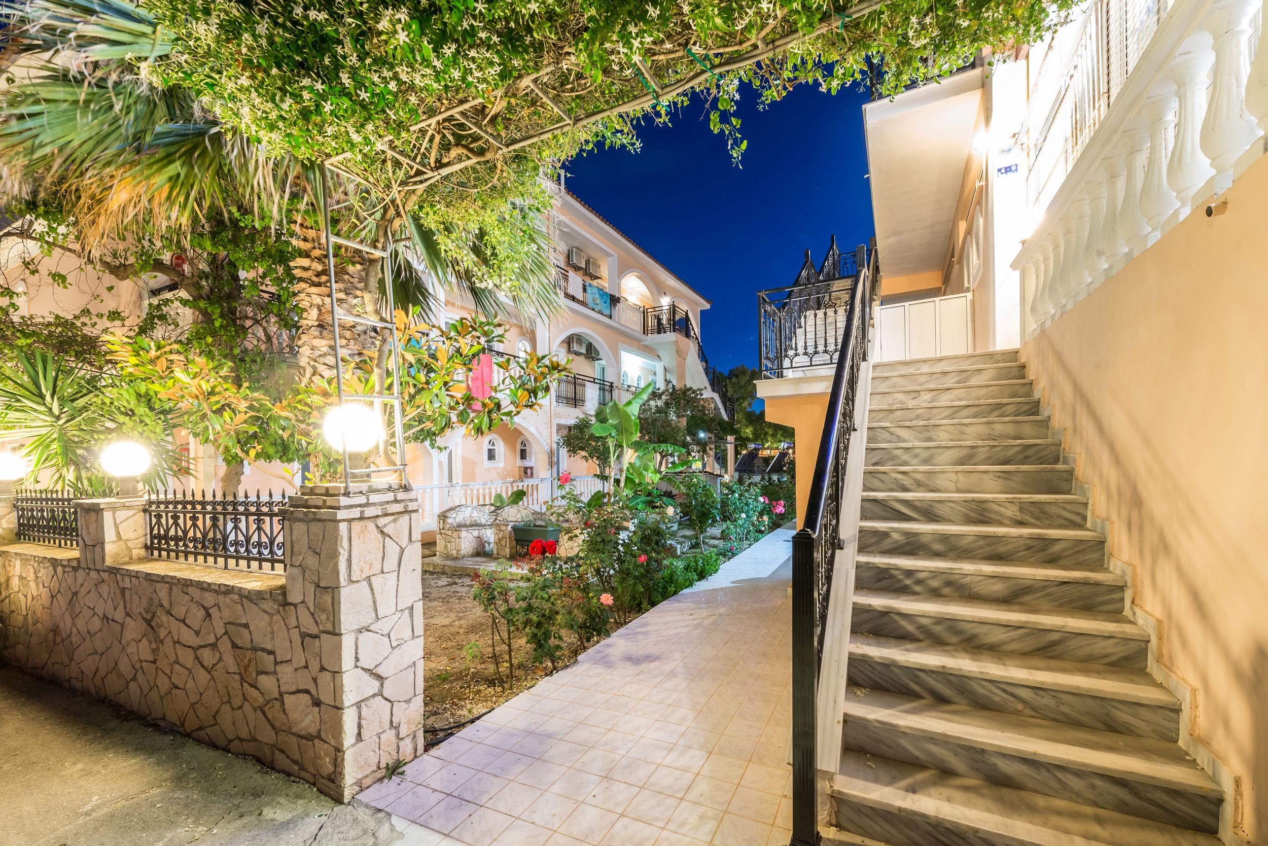 Athina Apartments Zakynthos Town Exterior photo