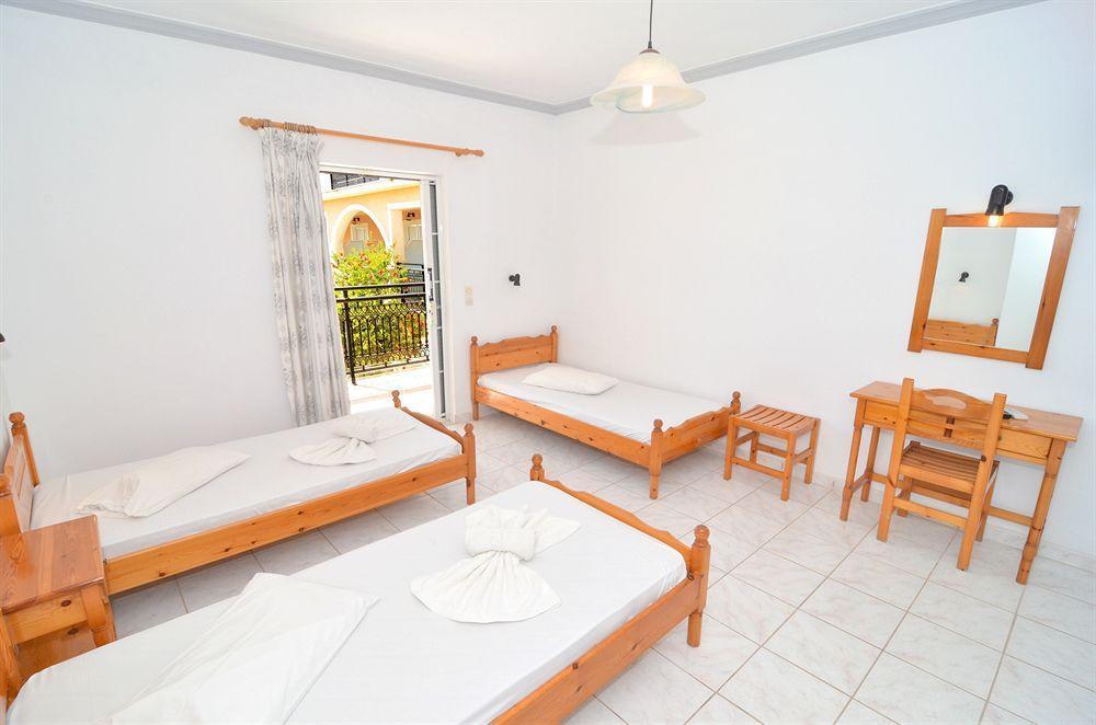 Athina Apartments Zakynthos Town Exterior photo