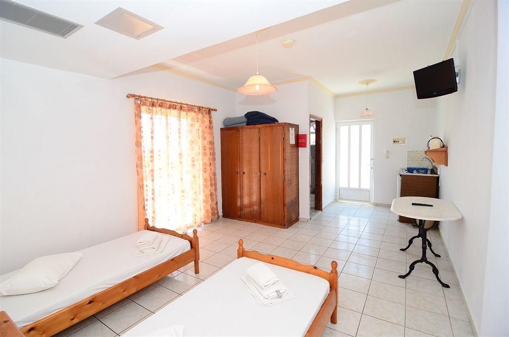 Athina Apartments Zakynthos Town Exterior photo