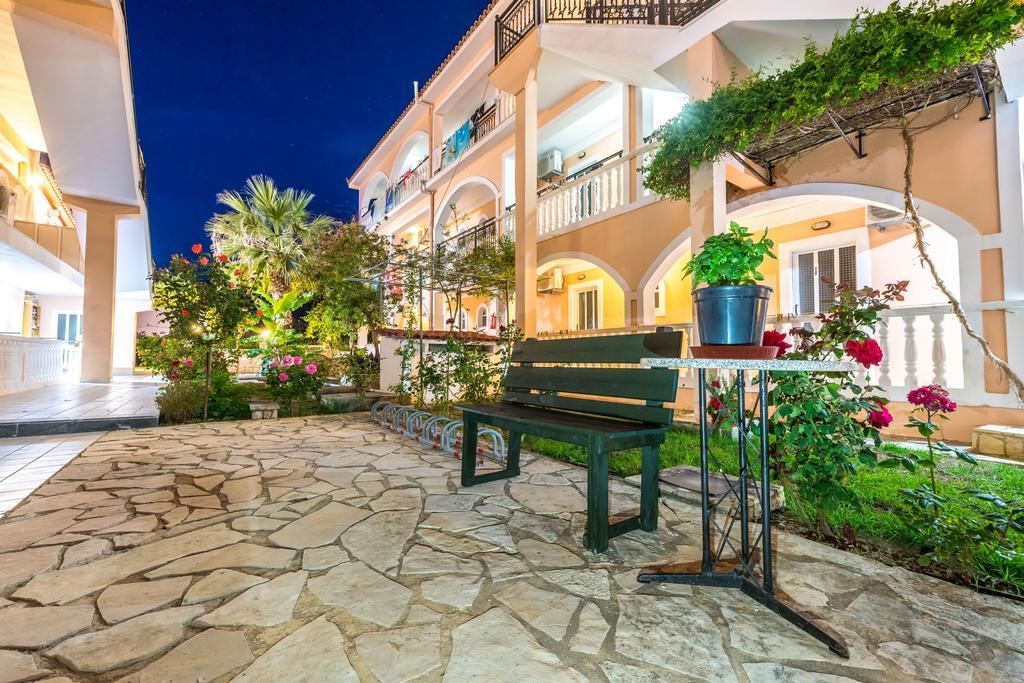 Athina Apartments Zakynthos Town Exterior photo
